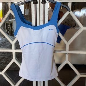 Nike- Dri-Fit top 🎾🎾🎾